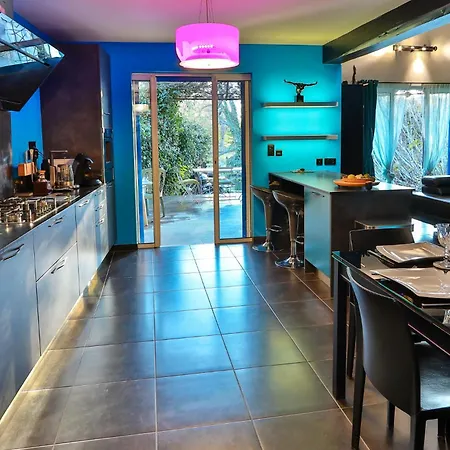 La Maison Bleue * L'Isle-sur-la-Sorgue